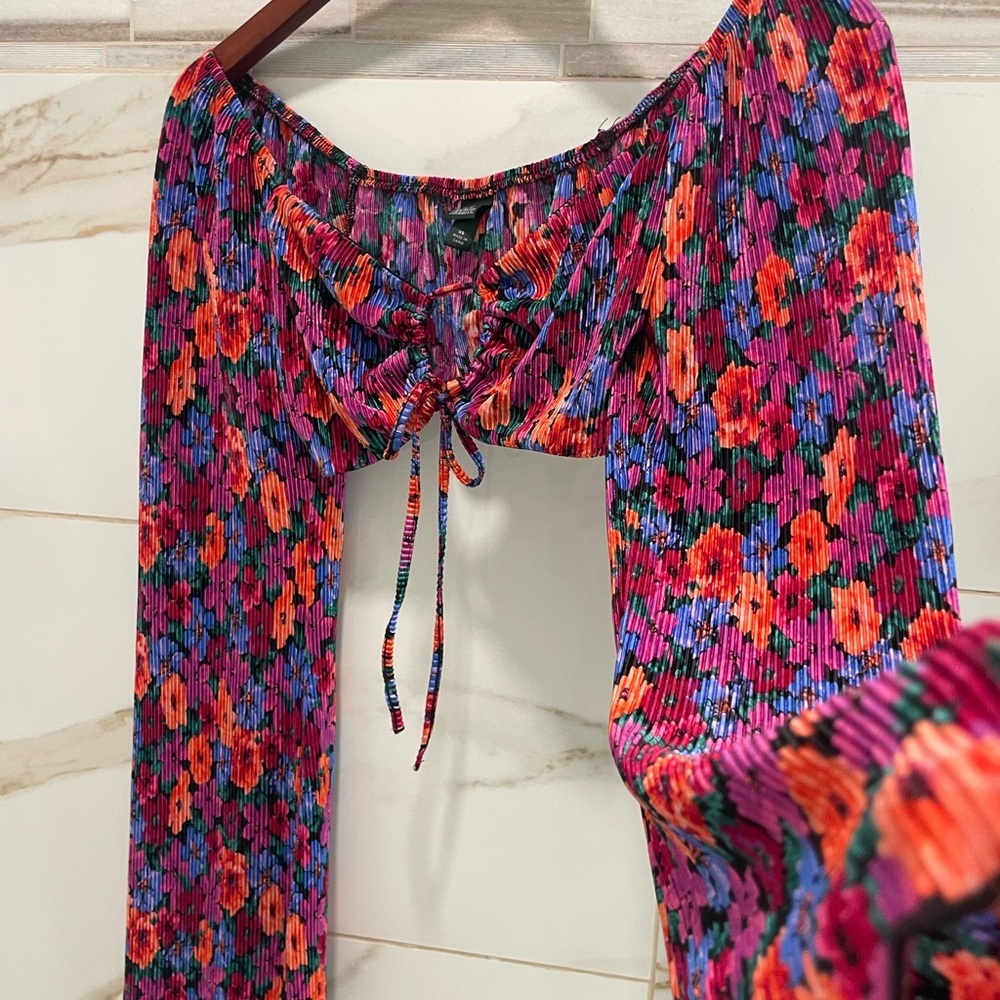 Wild Fable Floral Tie-Front Crop Top Red & Blue LongSleeve Boho Peasant Style XS - Picture 10 of 10